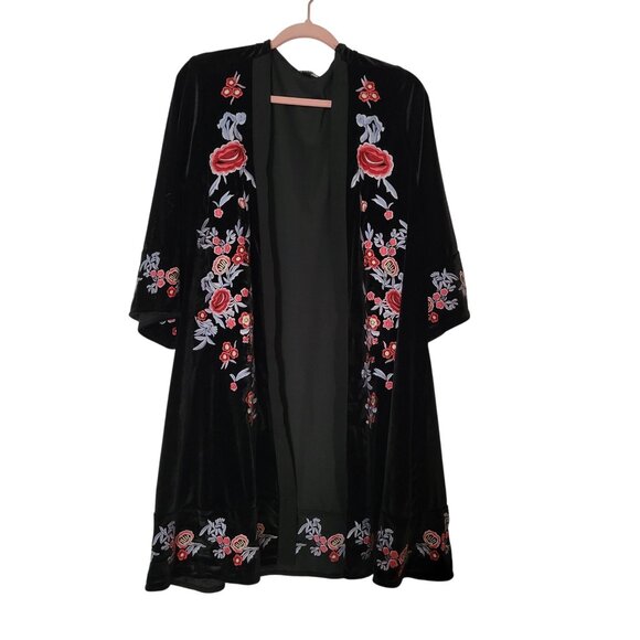 Black Velvet Floral Embroidered Kimono Cardigan Torrid Plus Size - Picture 2 of 13